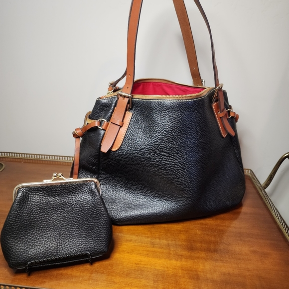 Dooney & Bourke Pebble grain Leather bag and Kiss lock coin wallet.  🔐 - Picture 2 of 13